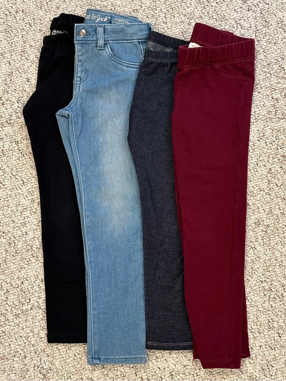 Bundle of 4 pairs of Cat & Jack leggings for girls. Size 5T